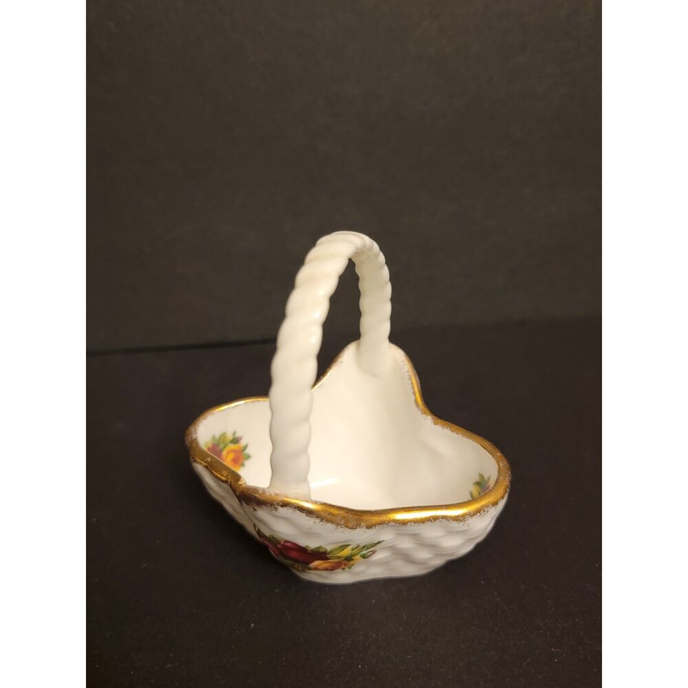 Royal Albert Old Country Roses Miniature Posy Basket Bone China Floral Figurine
